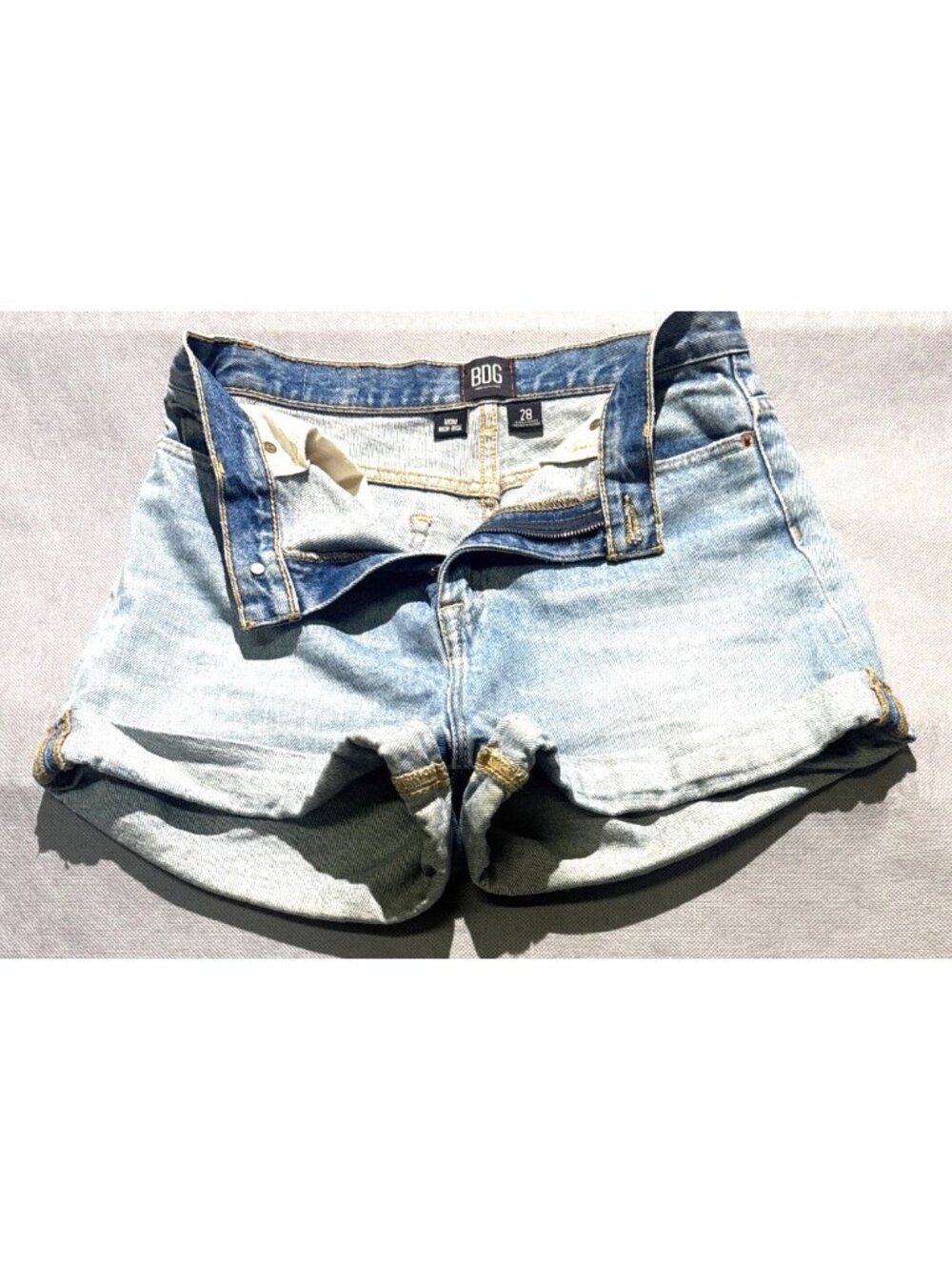 BDG Mom High Rise Size 28 - Picture 2 of 10